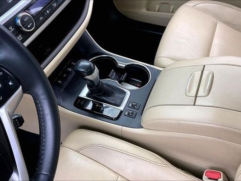 Used 2016 Toyota Highlander XLE image 16