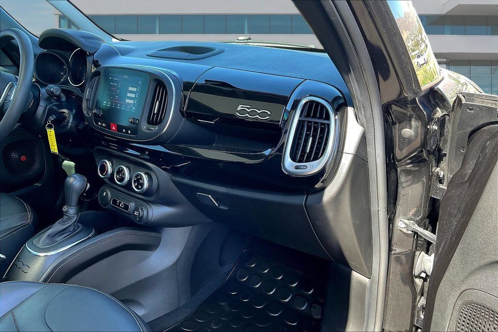 Used 2019 FIAT 500L Trekking FWD image 26