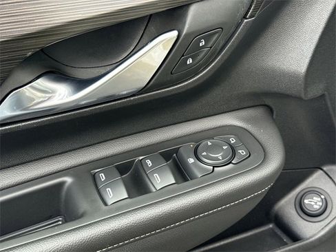 Used 2022 GMC Terrain SLE w/ Driver Convenience Package image 22