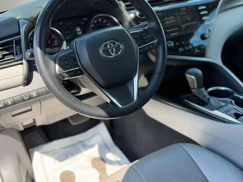 Used 2019 Toyota Camry XSE FWD image 13
