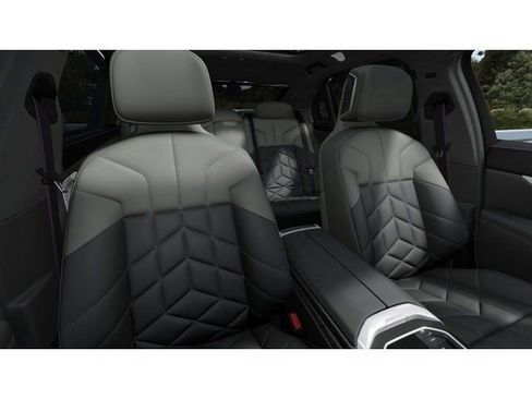 New 2026 BMW 760i xDrive w/ Executive Package AWD/4WD image 11