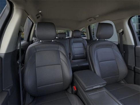 New 2026 Lincoln Nautilus Premier image 10