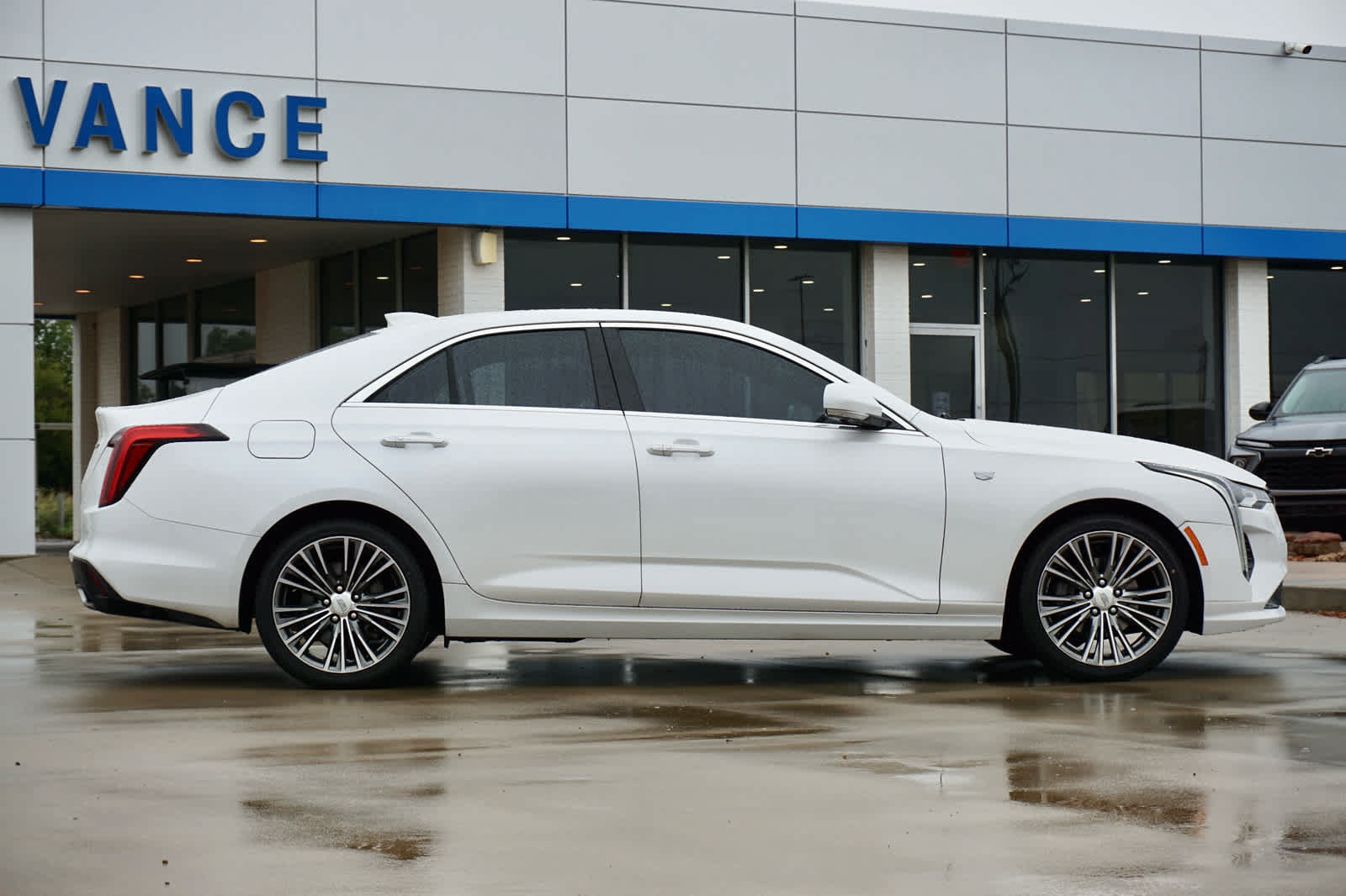 Used 2023 Cadillac CT4 Premium Luxury RWD image 5