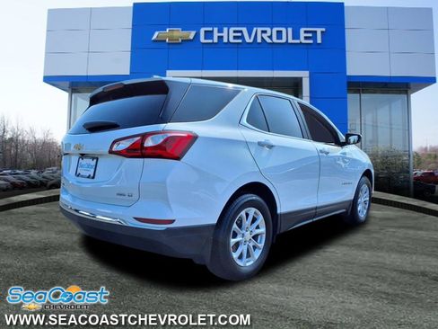 Used 2021 Chevrolet Equinox LT image 2