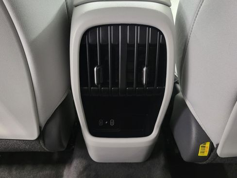 Used 2025 Hyundai Kona SEL FWD image 50