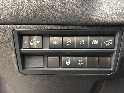 Used 2025 Toyota Tundra Limited image 29