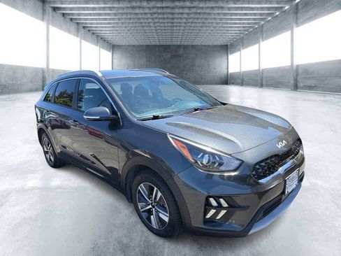 Used 2022 Kia Niro EX FWD image 2