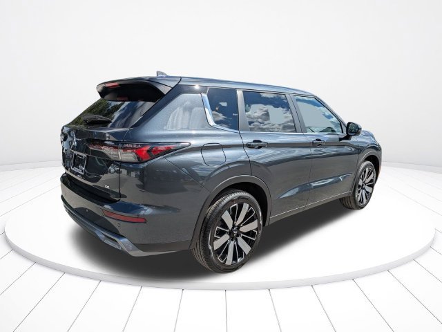 New 2026 Mitsubishi Outlander SE FWD image 4