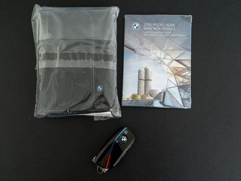 Used 2025 BMW X7 M60i image 20