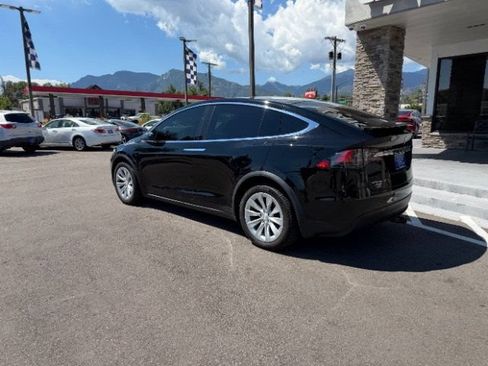 Used 2018 Tesla Model X 75D AWD/4WD image 10