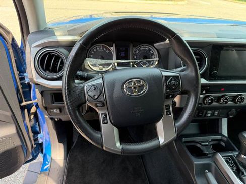 Used 2018 Toyota Tacoma SR5 RWD image 28