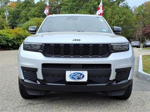 Used 2024 Jeep Grand Cherokee L Laredo image 24