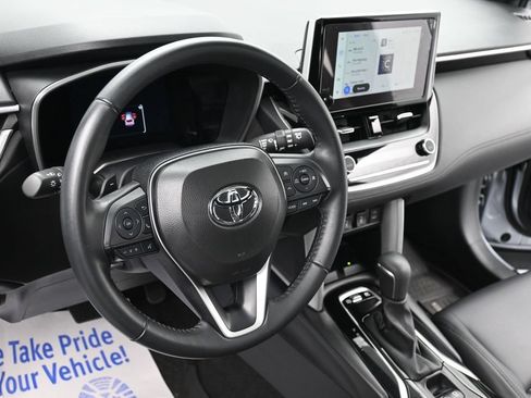 Used 2025 Toyota Corolla Cross AWD Hybrid w/ Convenience Package image 14