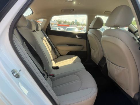 Used 2017 Kia Optima LX FWD image 24