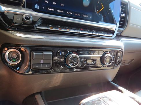 Certified 2023 Chevrolet Silverado 1500 LTZ AWD/4WD image 28