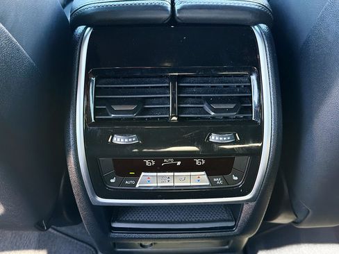 Used 2024 BMW X7 M60i w/ Executive Package AWD/4WD image 19