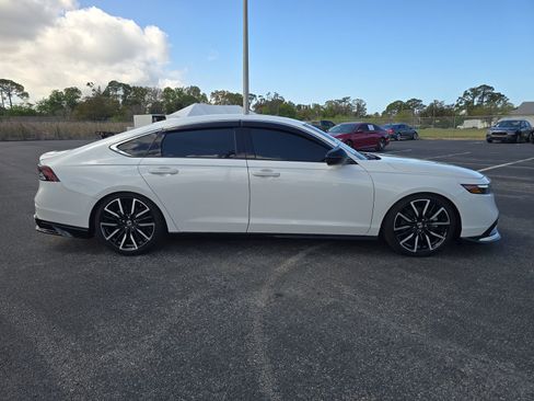 Used 2025 Honda Accord Touring image 3