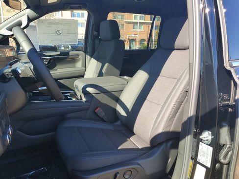 New 2026 Chevrolet Suburban LS image 17