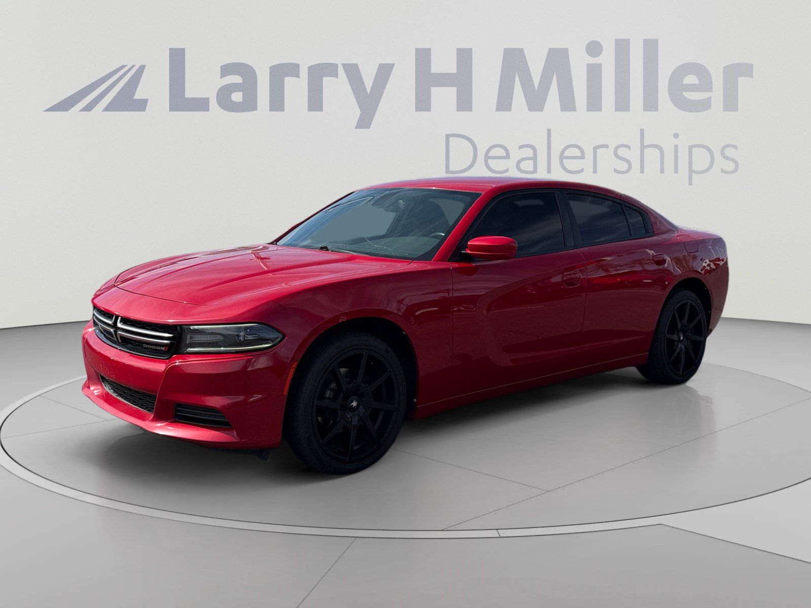 Used 2016 Dodge Charger SE RWD image 1