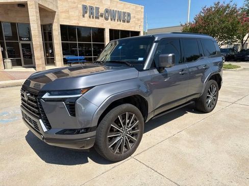 Used 2024 Lexus GX 550 w/ Accessory Package (Z1) AWD/4WD image 2