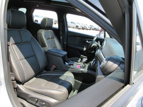 Certified 2020 Chevrolet Blazer Premier w/ Driver Confidence II Package FWD image 24