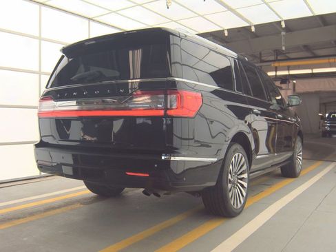 Used 2021 Lincoln Navigator L Reserve w/ Luxury Package image 8