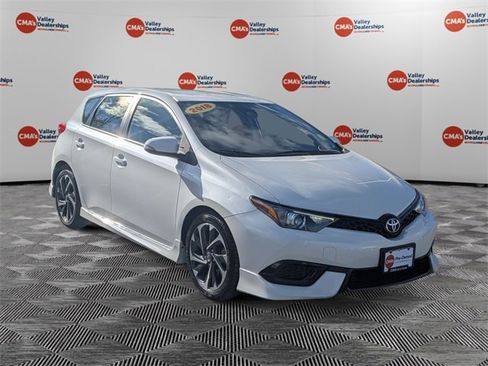 Used 2018 Toyota Corolla iM image 3