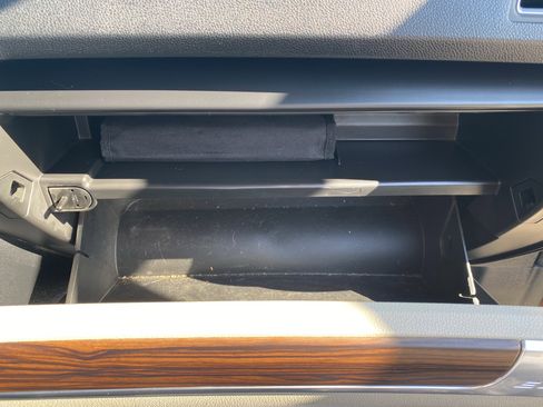 Used 2018 Ford Explorer Limited image 24