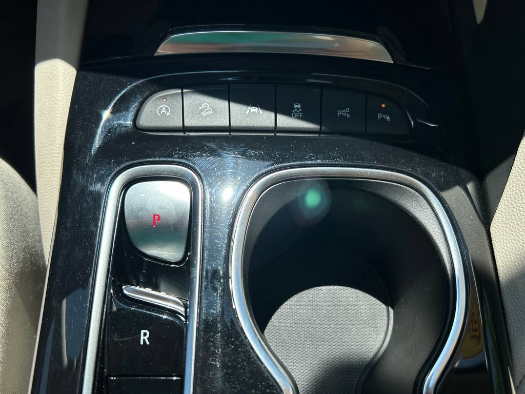 Used 2023 Buick Envision Avenir AWD/4WD image 28