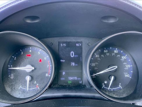 Used 2020 Toyota C-HR XLE FWD image 25
