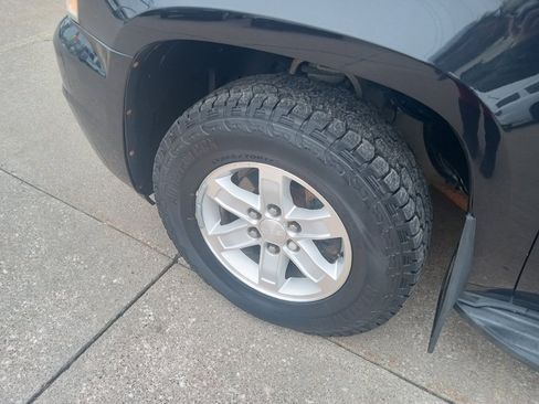 Used 2013 GMC Yukon SLE w/ Convenience Package image 3