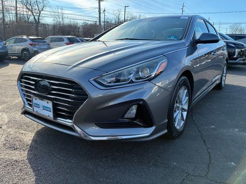 Used 2018 Hyundai Sonata SE image 3