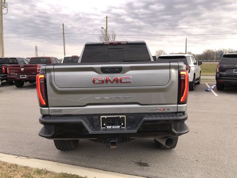 Used 2024 GMC Sierra 2500 AT4X image 10