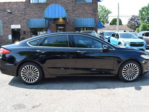 Used 2018 Ford Fusion SE w/ Fusion SE Technology Package FWD image 7