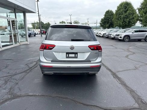 Used 2020 Volkswagen Tiguan SEL AWD/4WD image 6