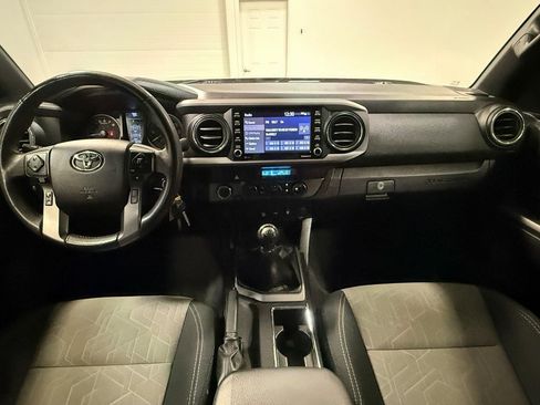 Used 2021 Toyota Tacoma TRD Off-Road w/ Technology Package image 18