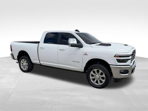 Used 2025 RAM 2500 Laramie AWD/4WD image 2