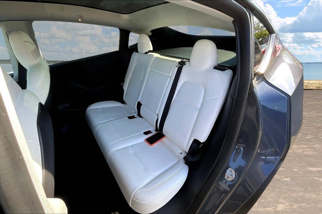 Used 2022 Tesla Model Y Performance AWD/4WD image 20
