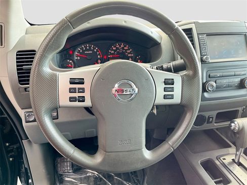 Used 2019 Nissan Frontier SV image 11