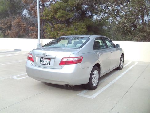 Used 2009 Toyota Camry LE image 12