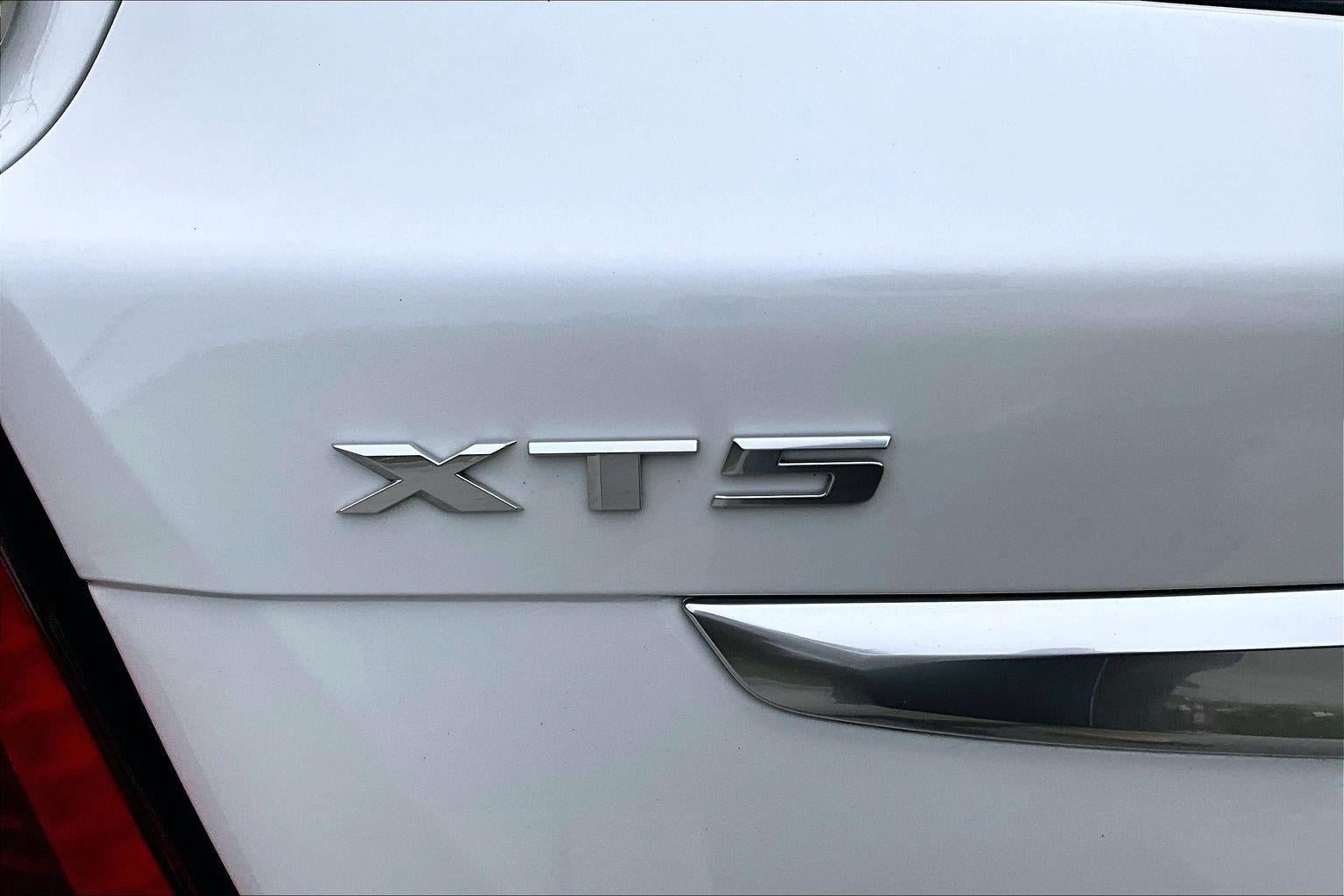 Used 2020 Cadillac XT5 Premium Luxury AWD/4WD image 8