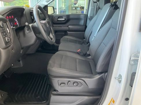 Used 2023 Chevrolet Silverado 1500 Custom Trail Boss AWD/4WD image 3