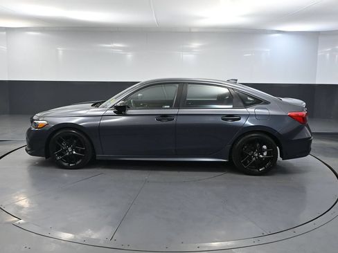 Used 2023 Honda Civic Sport image 9