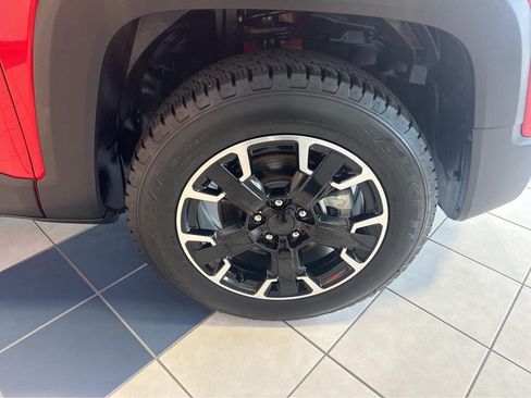 Used 2023 Jeep Renegade Trailhawk w/ Trailhawk Elite Group AWD/4WD image 7
