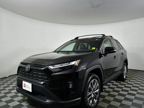 Used 2023 Toyota RAV4 XLE Premium image 6