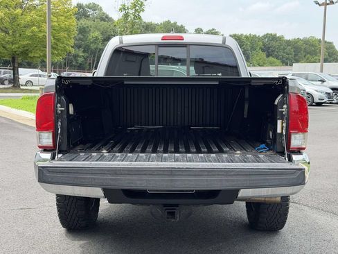 Used 2017 Toyota Tacoma TRD Off-Road w/ Tow Package AWD/4WD image 14
