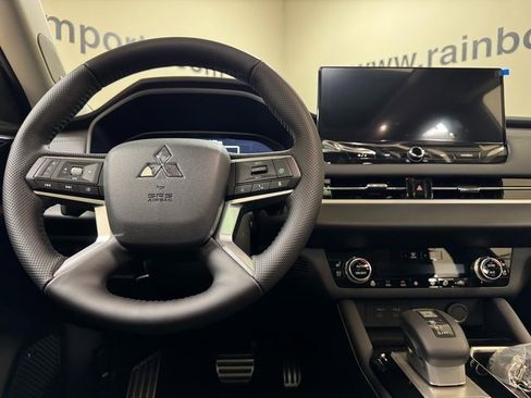 New 2026 Mitsubishi Outlander SEL image 9