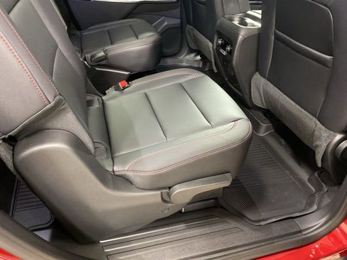 New 2026 Chevrolet Traverse Z71 w/ Driver Confidence Package image 9