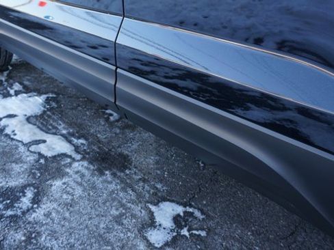 Certified 2025 Volkswagen Taos SE w/ Panoramic Sunroof Package image 77