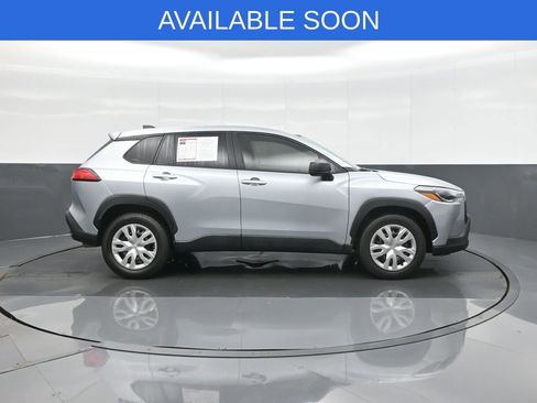Used 2022 Toyota Corolla Cross L AWD/4WD image 8